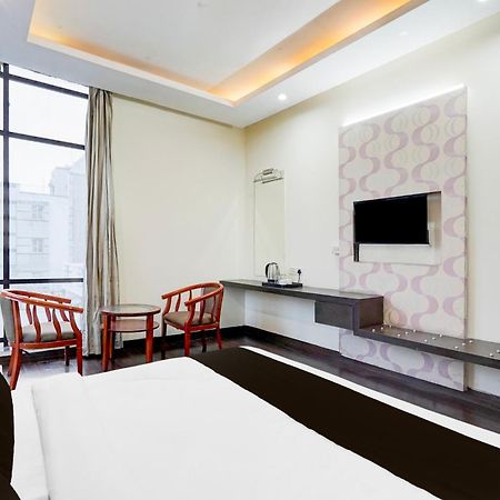 Super Townhouse Sector 51 Noida Near Metro Station Hotel Bagian luar foto