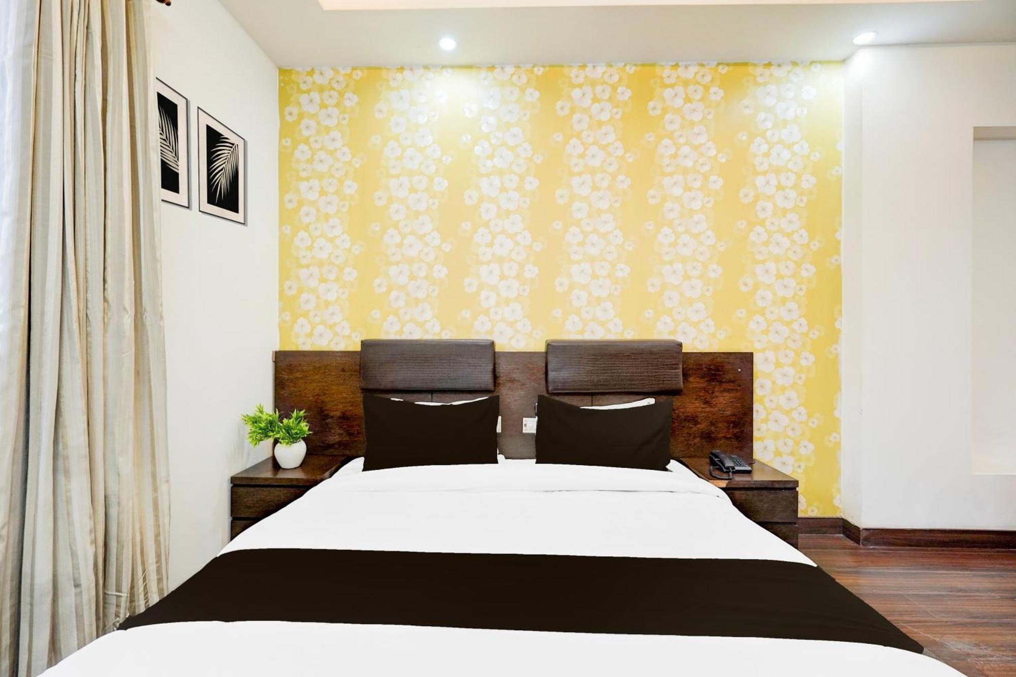 Super Townhouse Sector 51 Noida Near Metro Station Hotel Bagian luar foto
