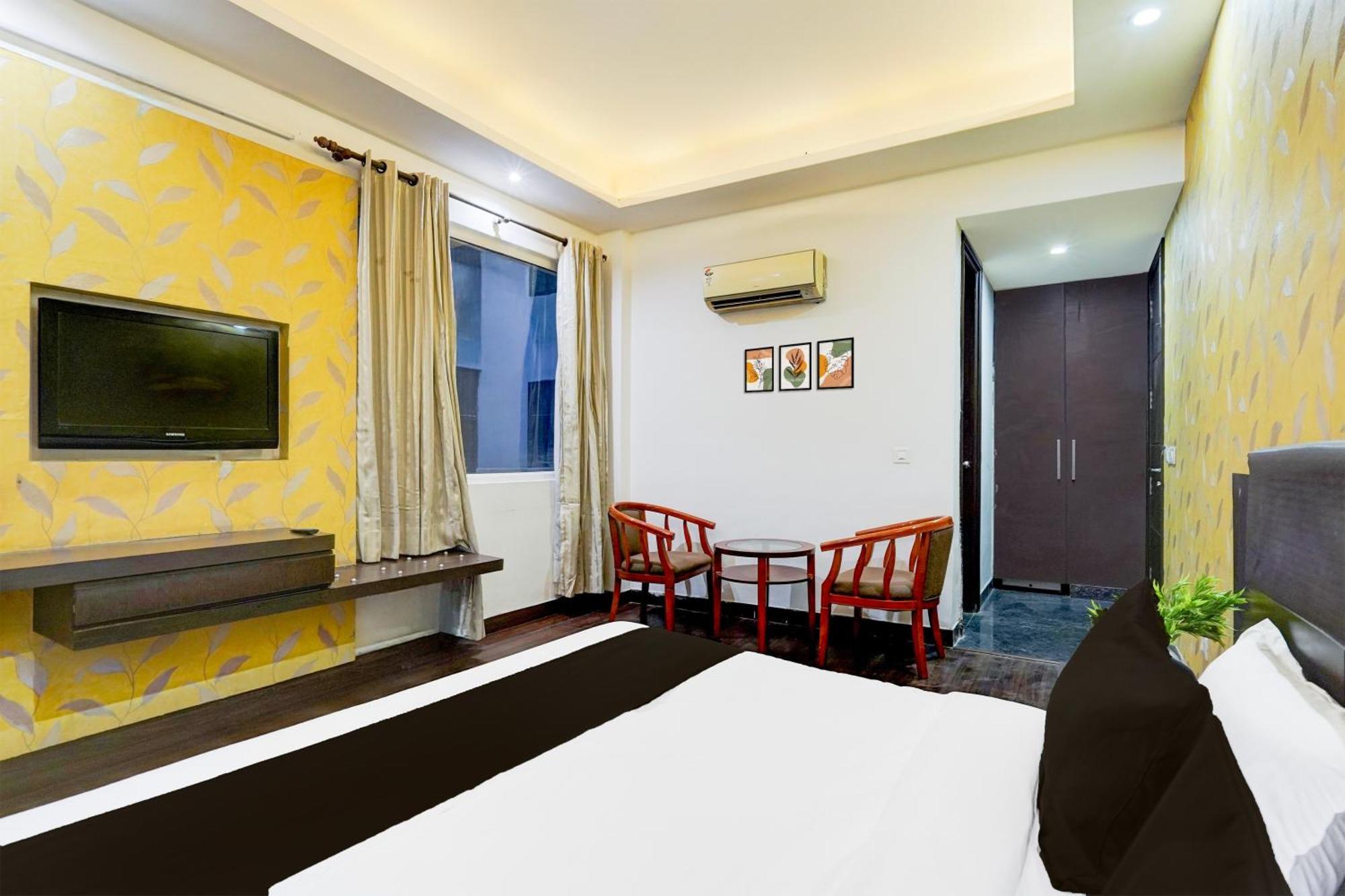 Super Townhouse Sector 51 Noida Near Metro Station Hotel Bagian luar foto