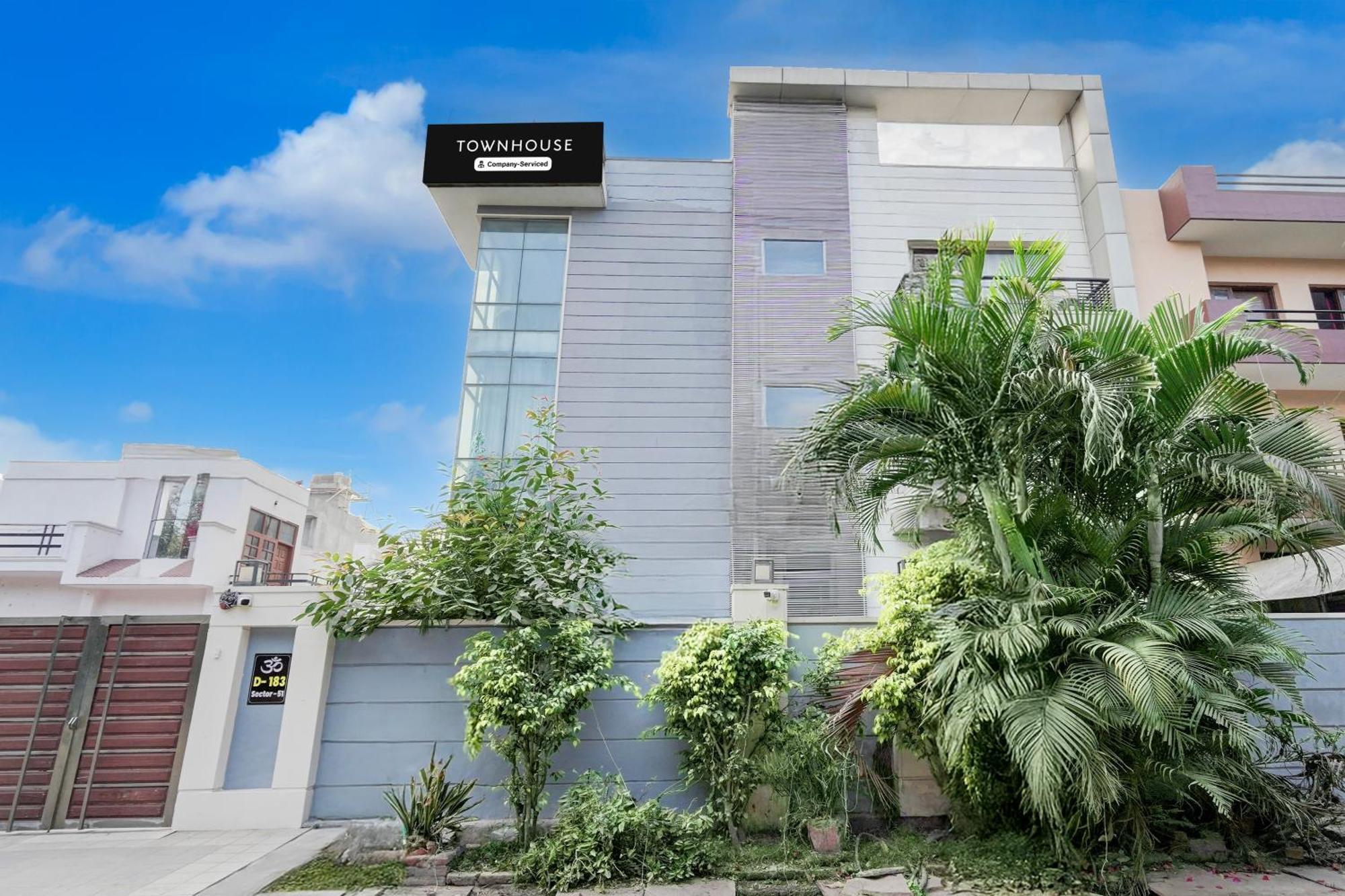 Super Townhouse Sector 51 Noida Near Metro Station Hotel Bagian luar foto