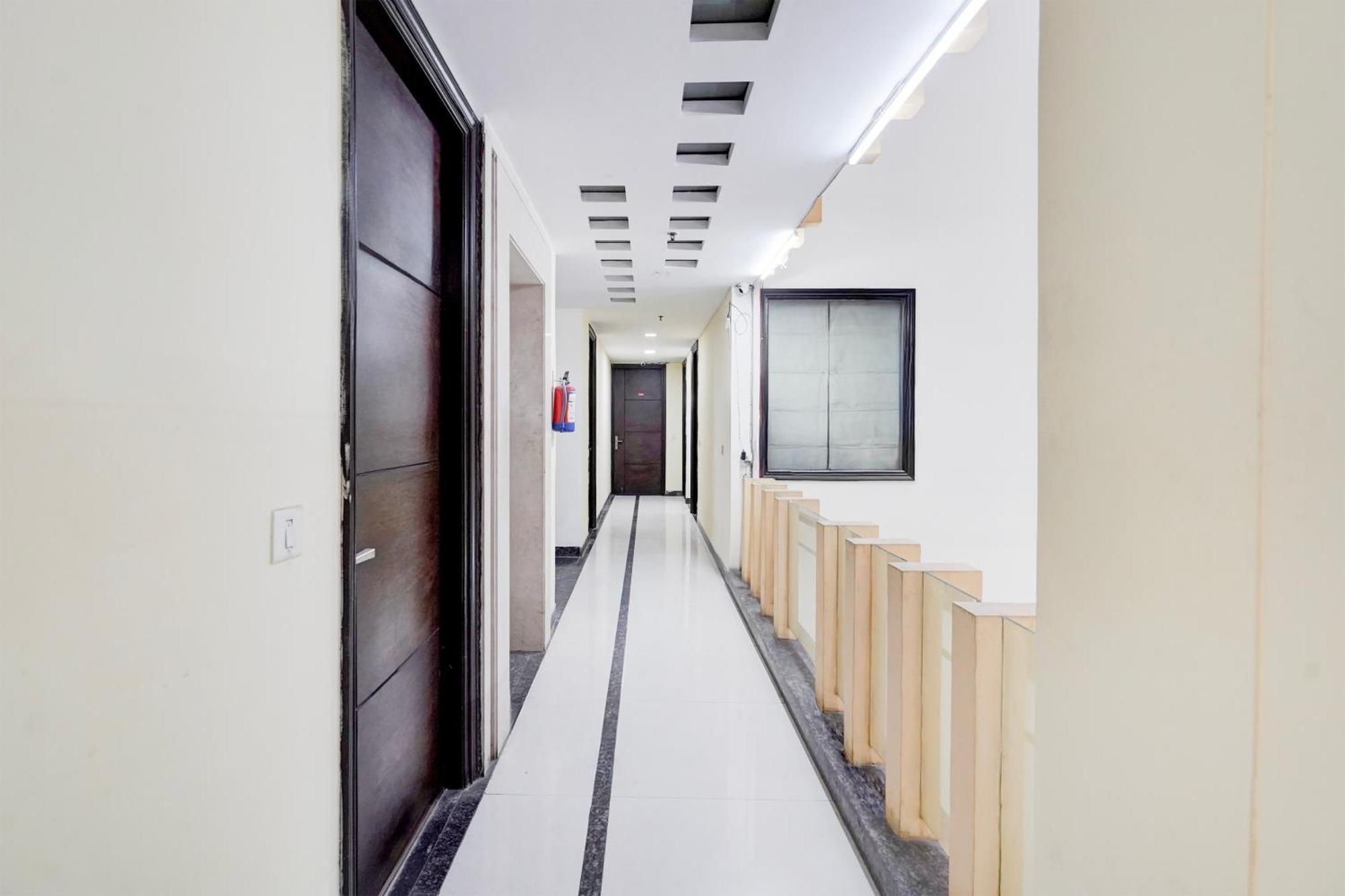 Super Townhouse Sector 51 Noida Near Metro Station Hotel Bagian luar foto